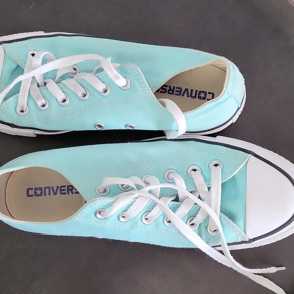 Converse Chuck Taylor All Star Low Top Shoes - Picture 1 of 3